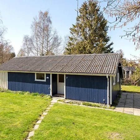 Awesome In Idestrup With Kitchen Prázdninový dům *