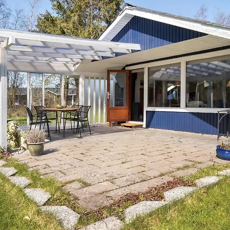 Awesome In Idestrup With Kitchen Prázdninový dům